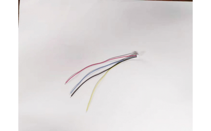 28#硅膠材質(zhì)多線打端沾錫插膠殼機(jī)案例