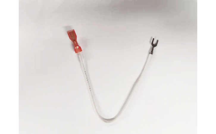 雙頭壓端單端穿護(hù)套端子機(jī)案例